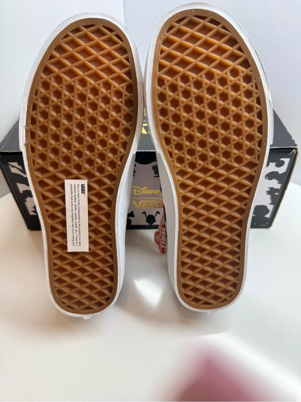 Vans Authentic x Disney “Princess Jasmine” Limited Edition (2015) — Women’s 7